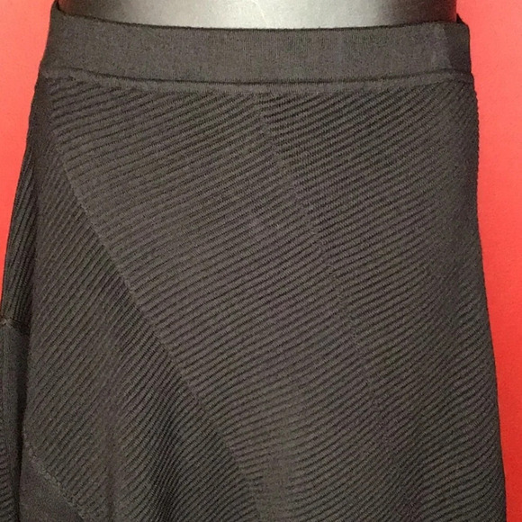 FIORE BELLA SWEATER SKIRT SIZE M - Picture 3 of 3